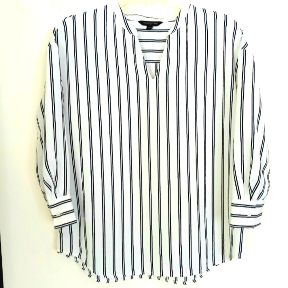 Banana Republic XS striped princess v-neck pullover blouse
